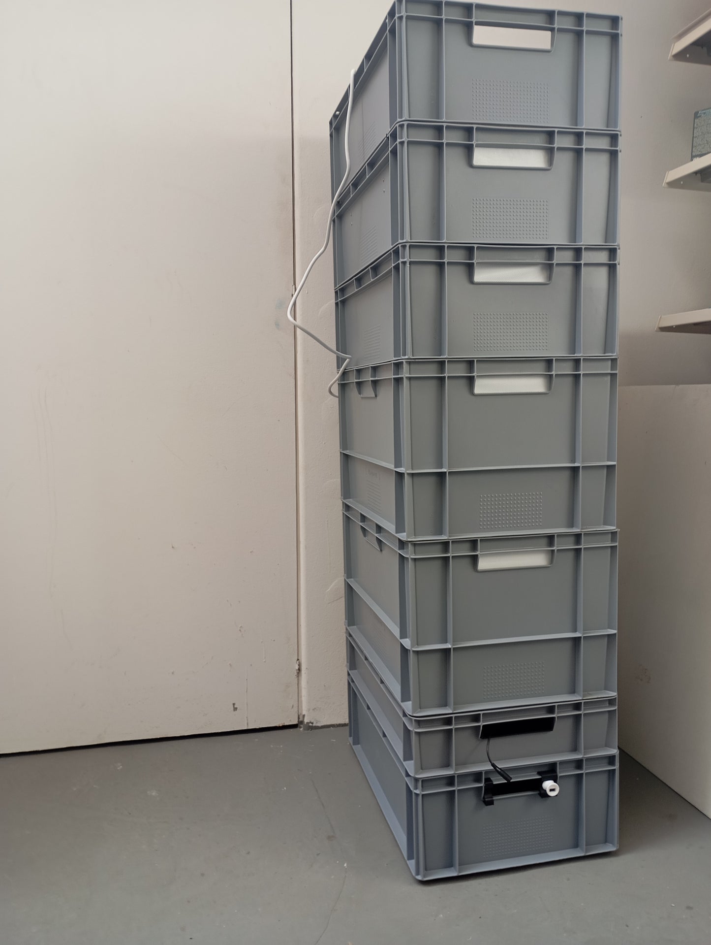 Eurogrowbox, Wasserbox, Pflanzenbox und Abstandsboxen