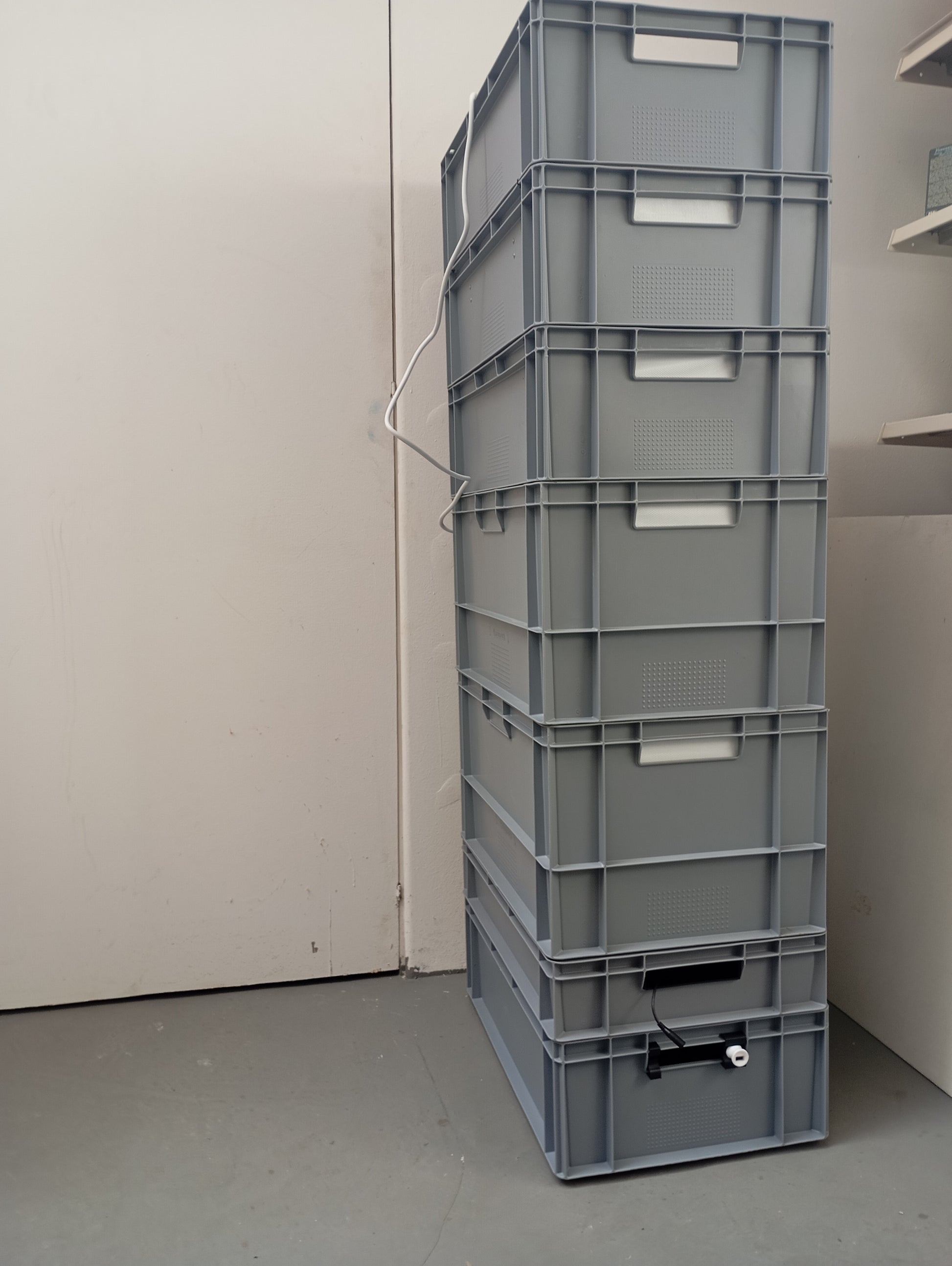 Eurogrowbox, Wasserbox, Pflanzenbox und Abstandsboxen