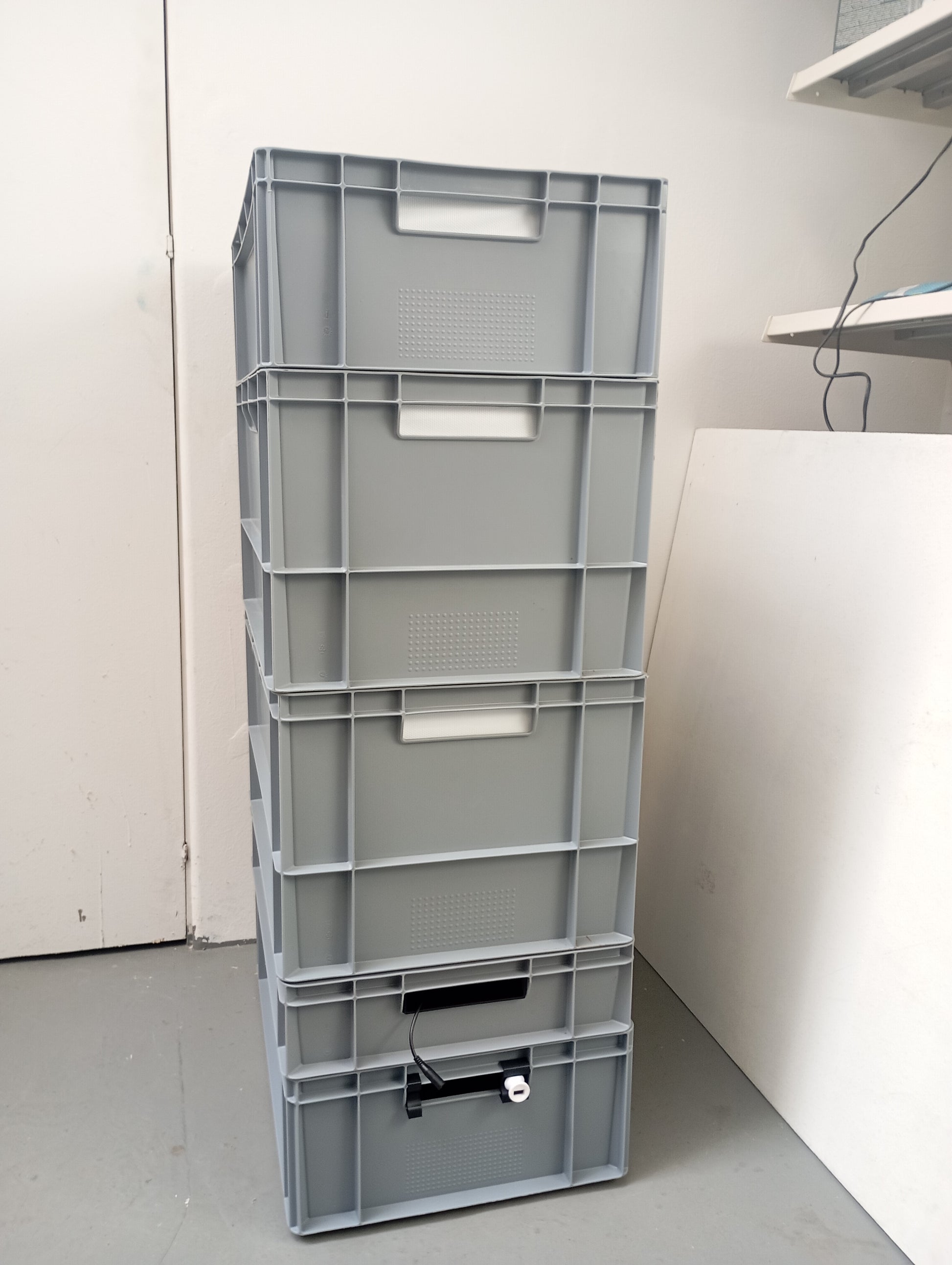 Eurogrowbox, Wasserbox, Pflanzenbox und Abstandsboxen