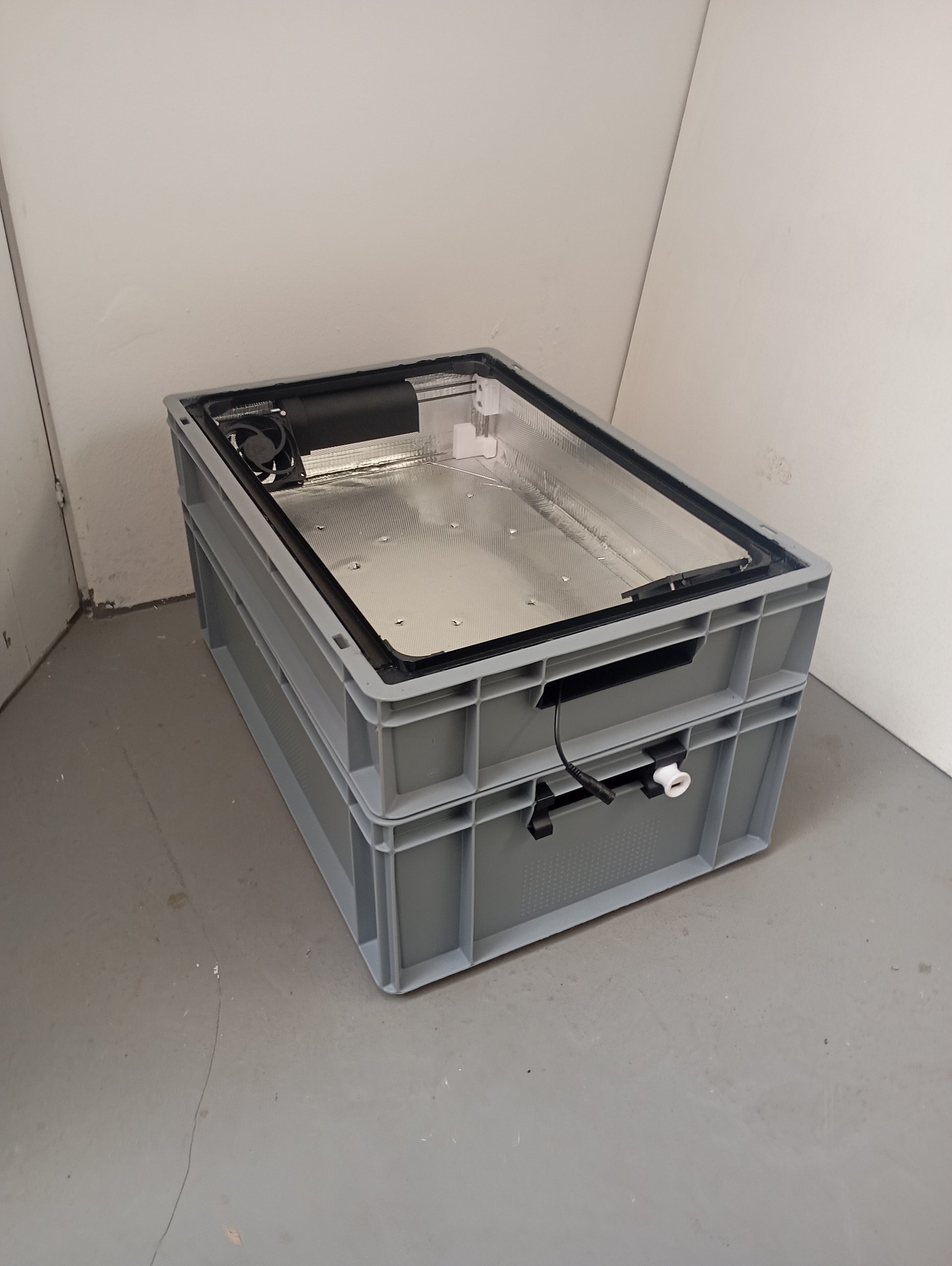 Eurogrowbox, Wasserbox und Pflanzenbox